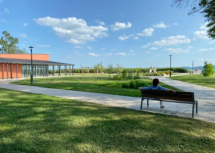 Nekem Fuered アパート